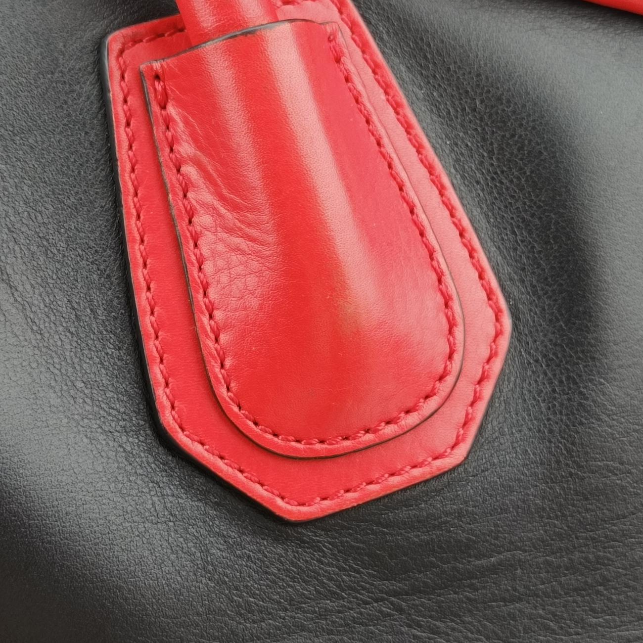 Pre-owned Givenchy Antigona Red×black Leather  shoulderbag | stylenewstar