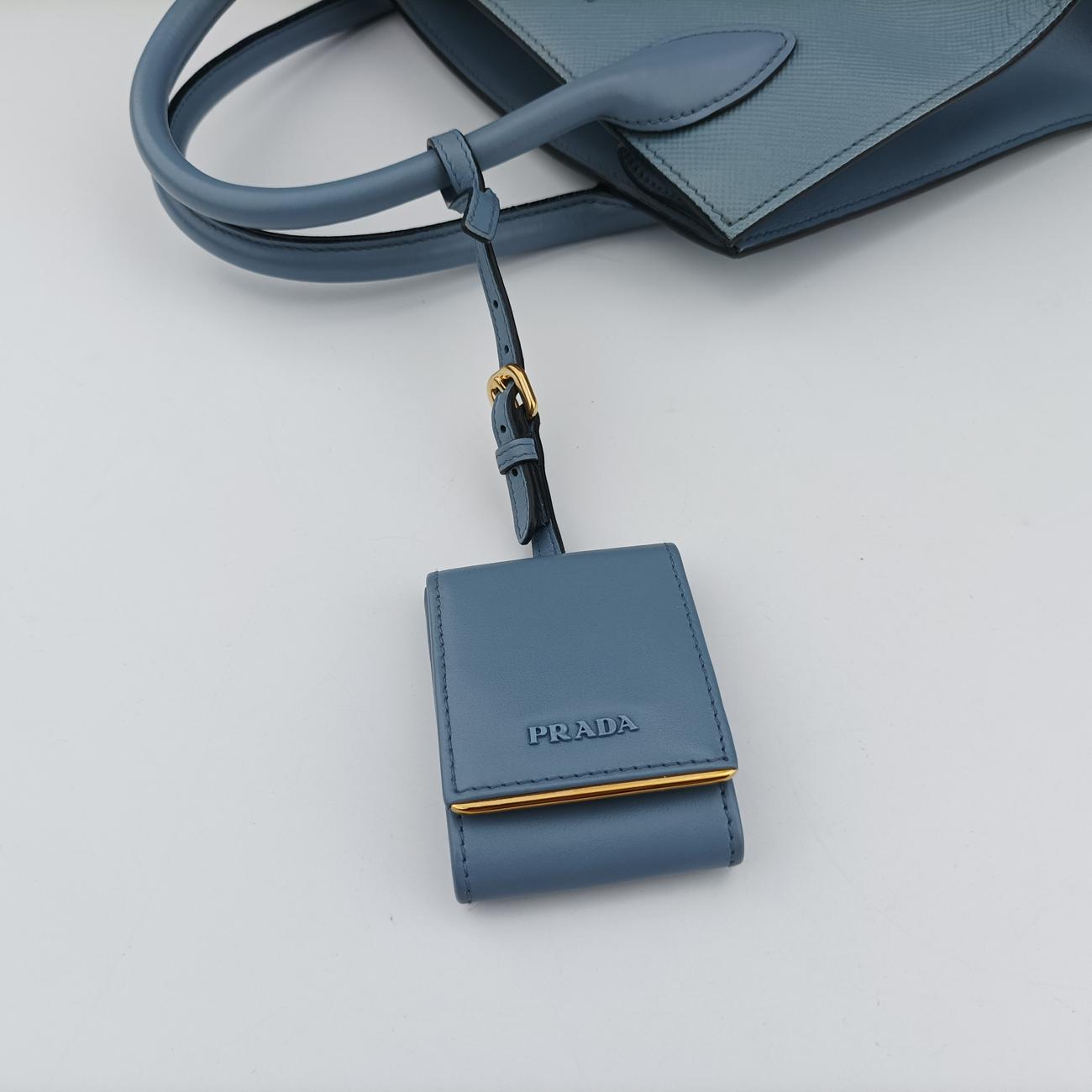 Pre-owned Prada Monochrome Blue SAFFIANO Leather 1BA156 shoulderbag | stylenewstar