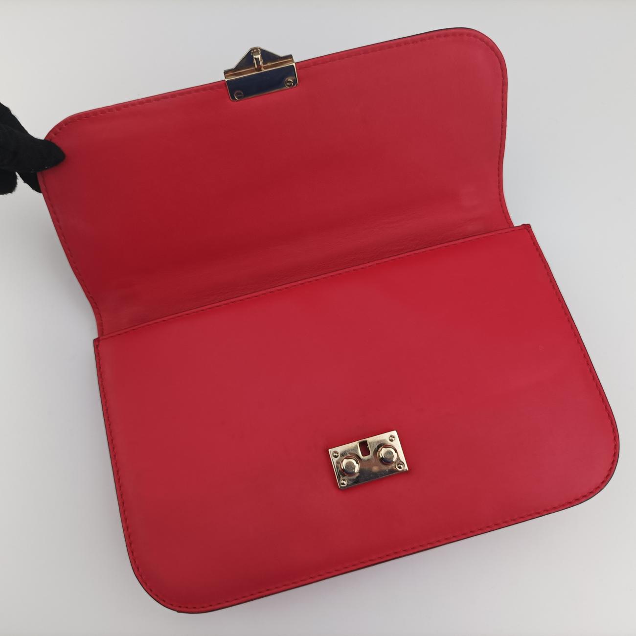 Pre-owned Valentino Rockstud Glam Lock Red Leather  shoulderbag | stylenewstar