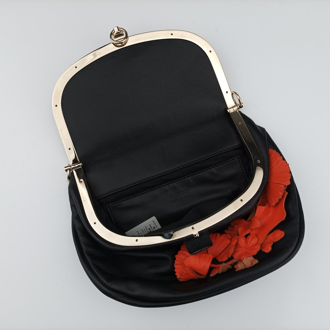 Pre-owned VERSACE Floral decoration Black×Multicolour Leather  shoulderbag | stylenewstar