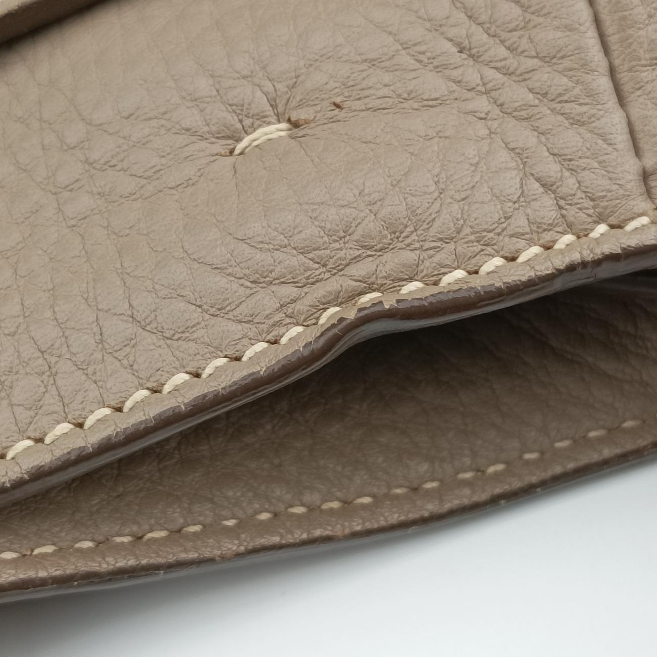 Pre-owned Prada OUTLET Beige Leather BR4393 handbag | stylenewstar