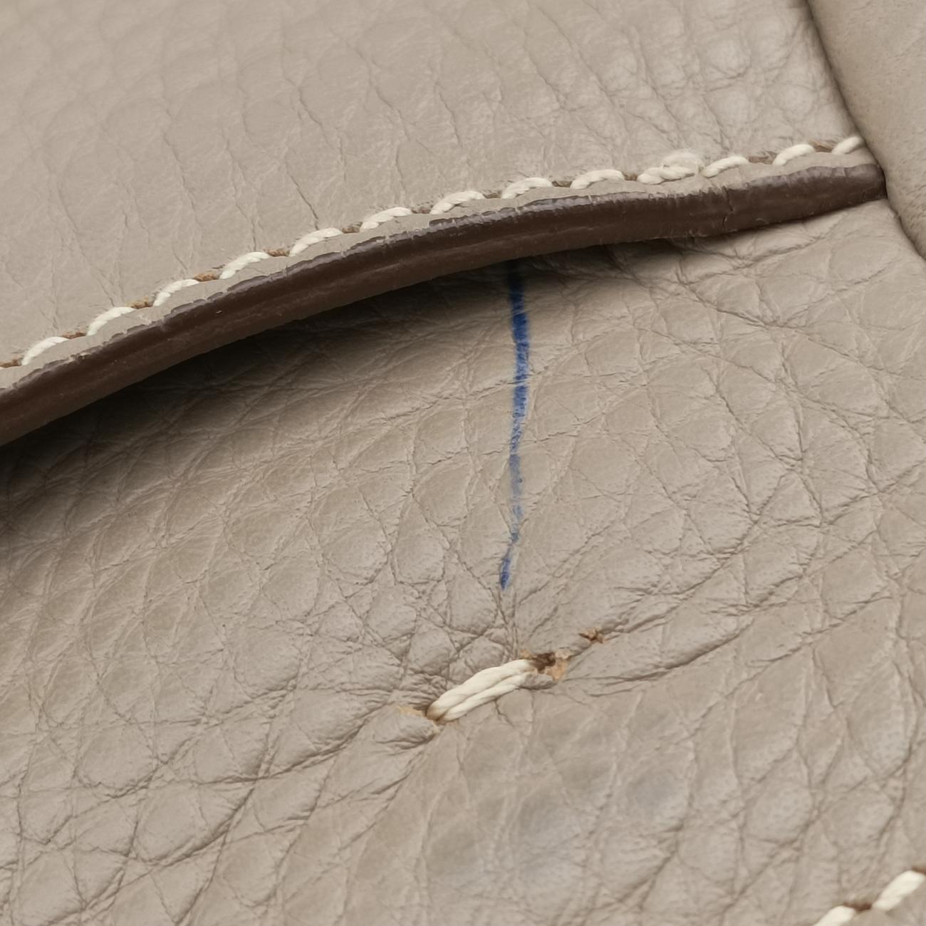 Pre-owned Prada OUTLET Beige Leather BR4393 handbag | stylenewstar