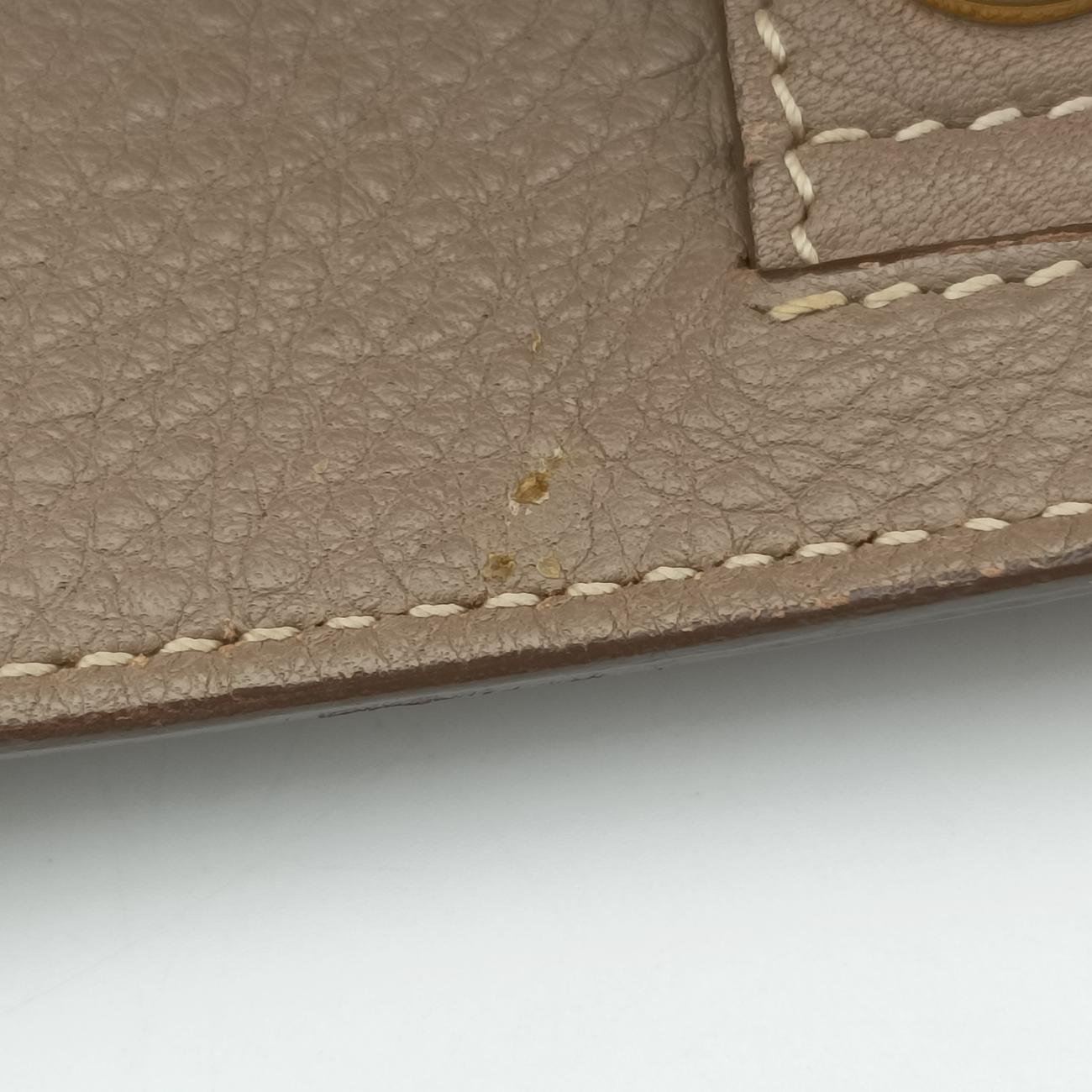 Pre-owned Prada OUTLET Beige Leather BR4393 handbag | stylenewstar