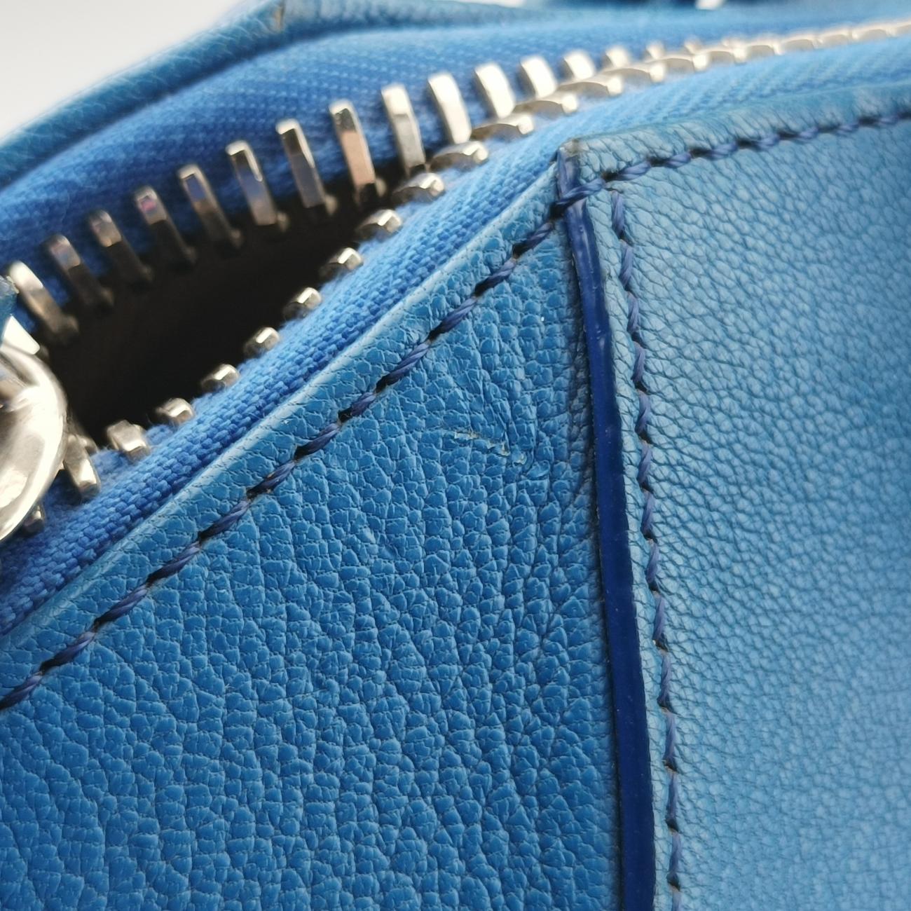 Pre-owned Givenchy Antigona Blue leather  shoulderbag | stylenewstar