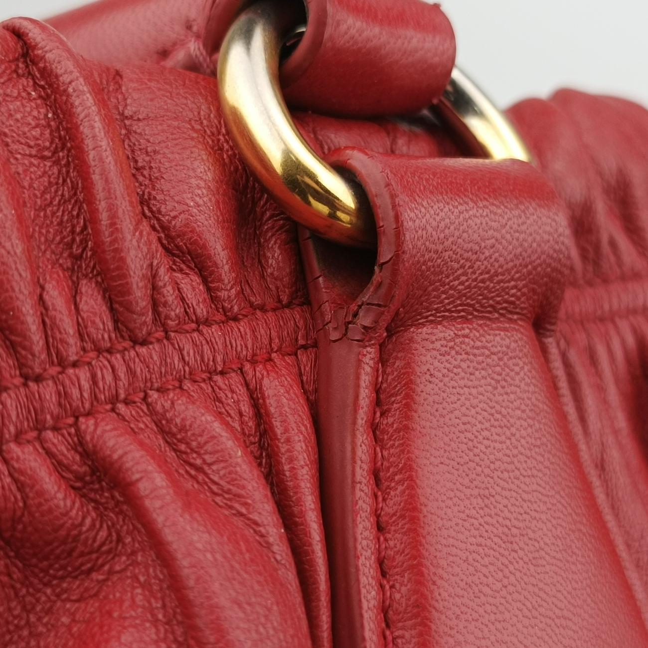 Pre-owned Prada Nappa Gaufre Red Nappa Leather  shoulderbag | stylenewstar