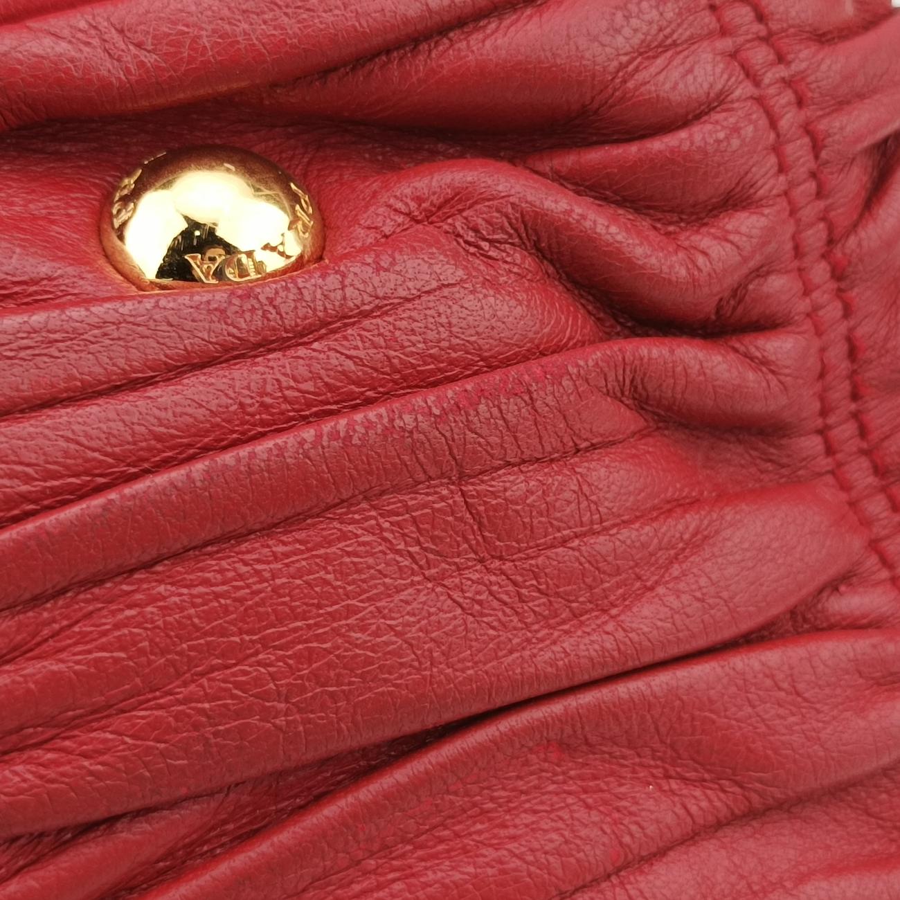 Pre-owned Prada Nappa Gaufre Red Nappa Leather  shoulderbag | stylenewstar