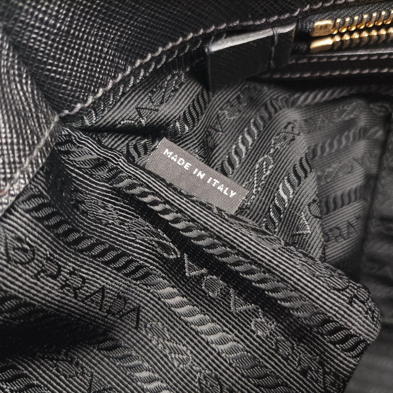 Vintage Prada Galleria Black SAFFIANO Leather 1BA274 handbag | stylenewstar