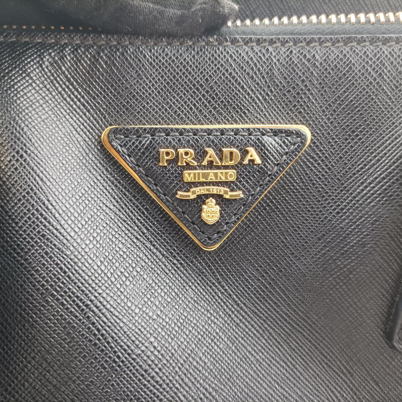 Vintage Prada Galleria Black SAFFIANO Leather 1BA274 handbag | stylenewstar