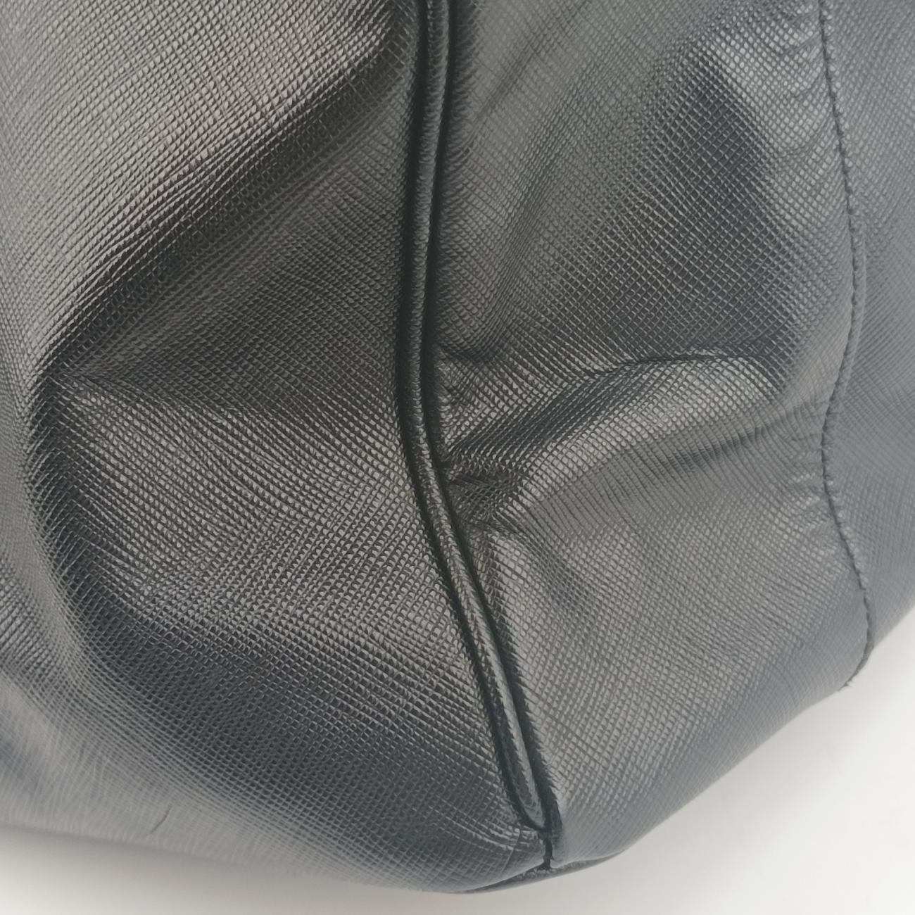 Vintage Prada Galleria Black SAFFIANO Leather 1BA274 handbag | stylenewstar