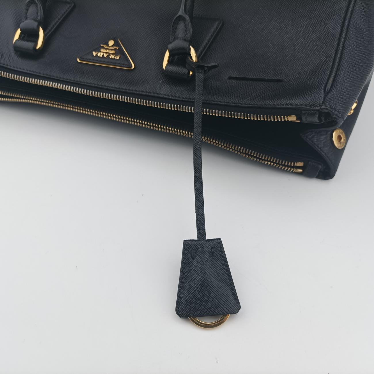 Vintage Prada Galleria Black SAFFIANO Leather 1BA274 handbag | stylenewstar