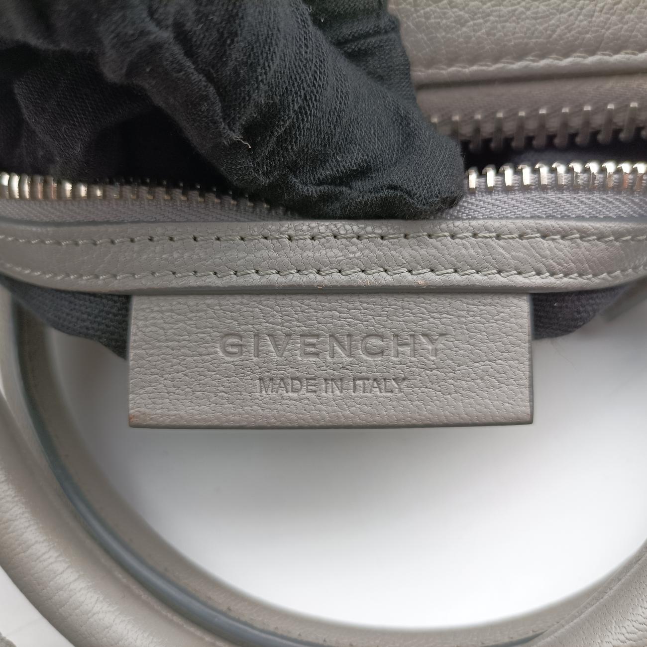 Pre-owned Givenchy Antigona Grey Leather  shoulderbag | stylenewstar