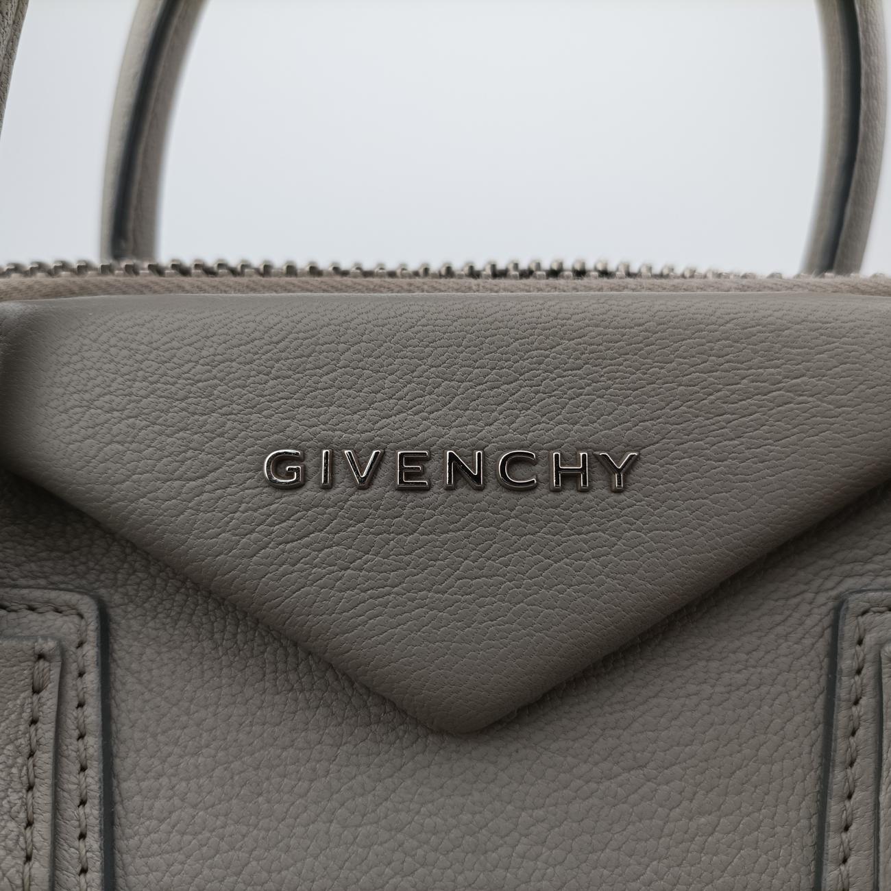 Pre-owned Givenchy Antigona Grey Leather  shoulderbag | stylenewstar