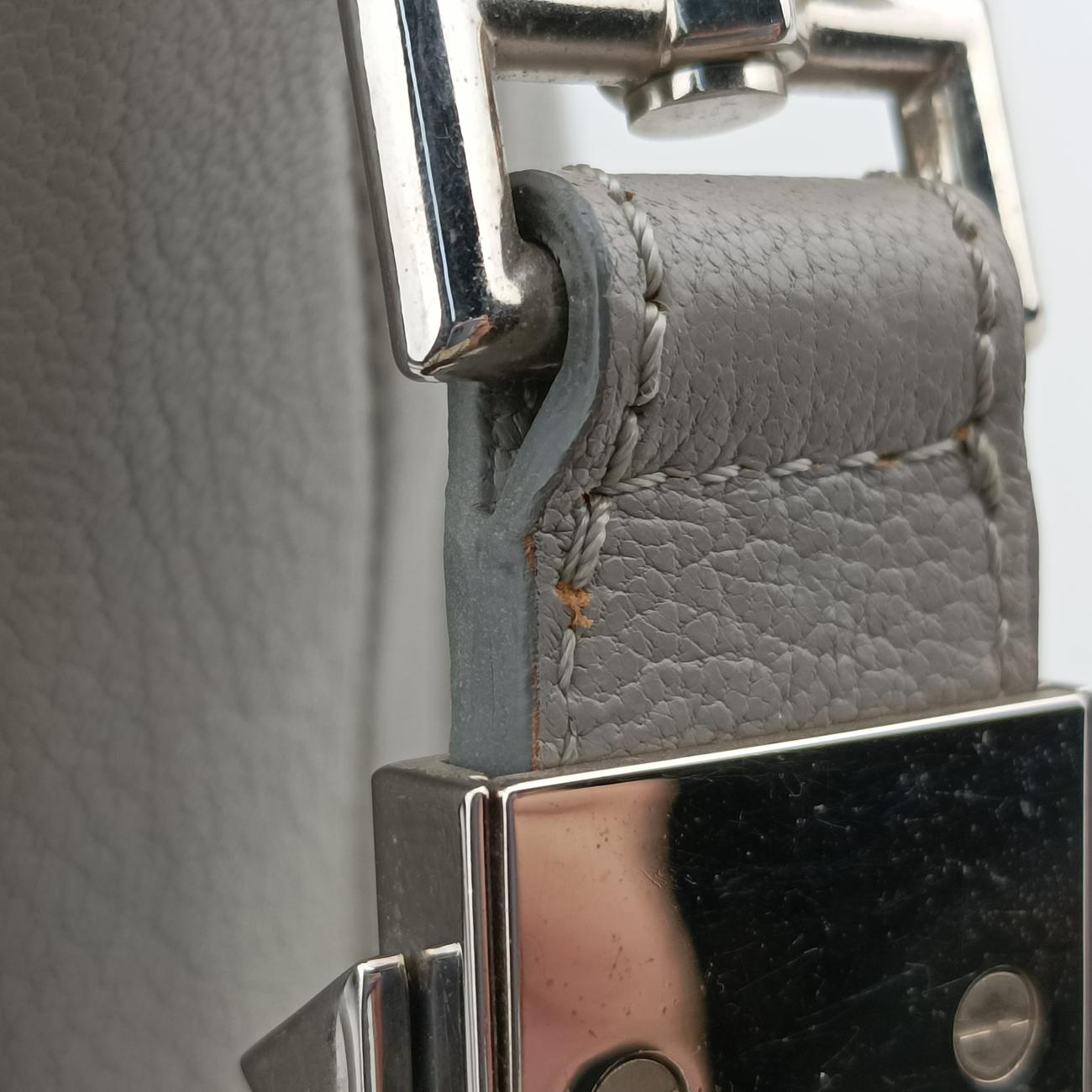 Pre-owned Givenchy Antigona Grey Leather  shoulderbag | stylenewstar