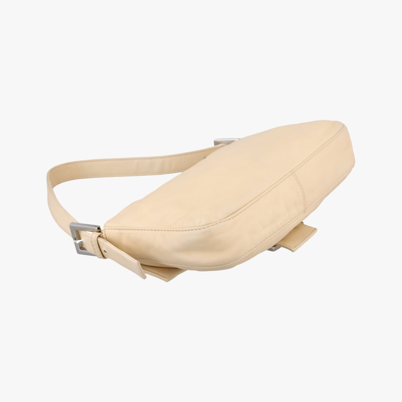 Pre-owned Fendi Baguette Beige Leather 26424 shoulderbag | stylenewstar