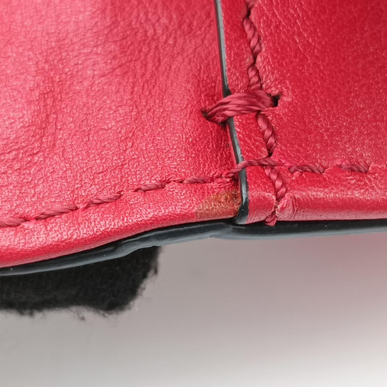 Pre-owned Valentino Rockstud Red Leather  shoulderbag | stylenewstar