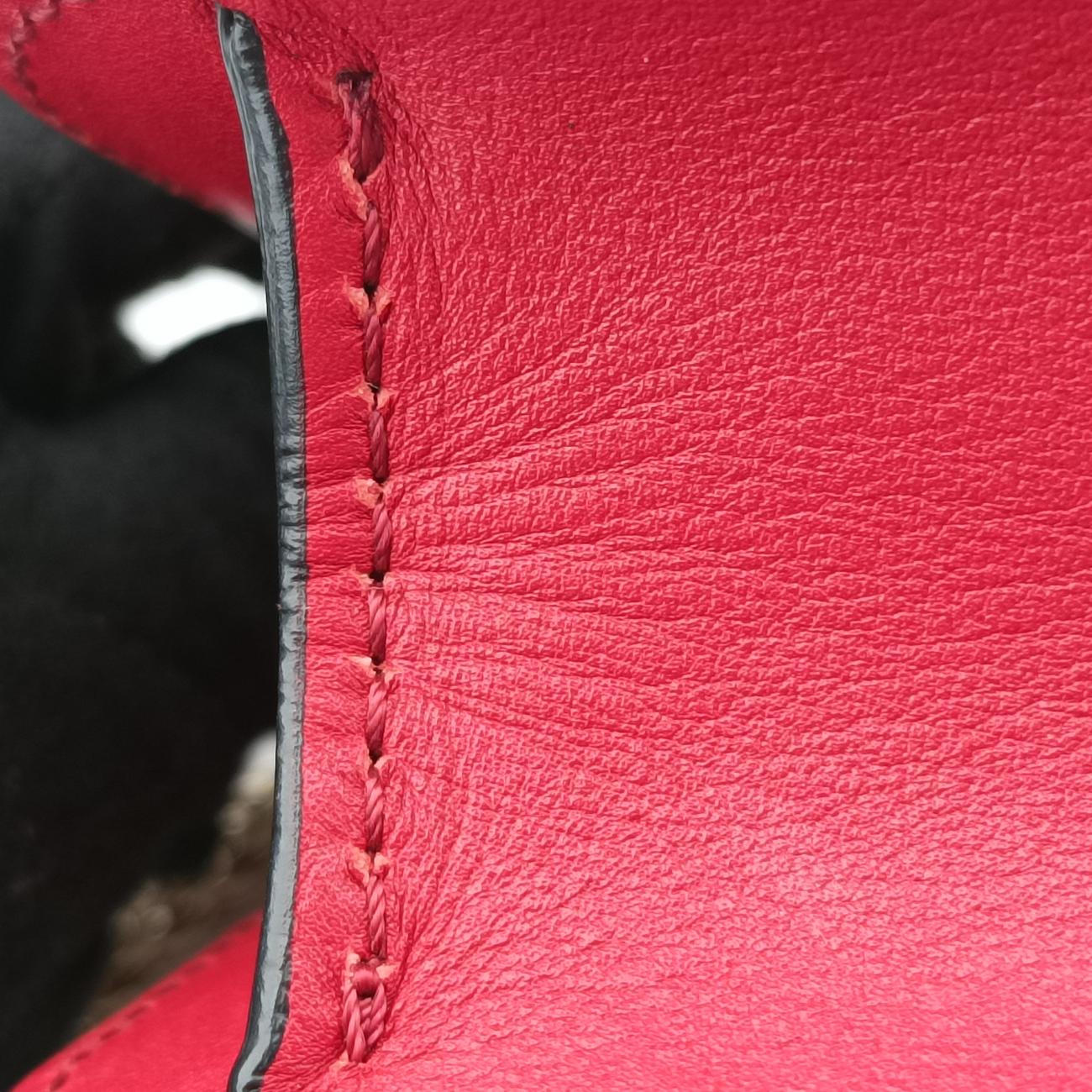 Pre-owned Valentino Rockstud Red Leather  shoulderbag | stylenewstar