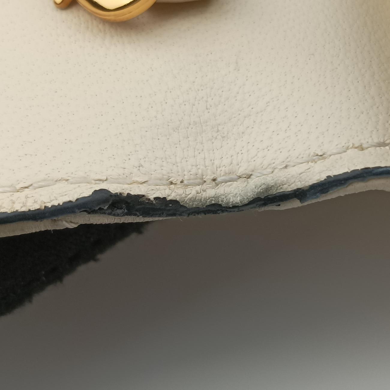 Pre-owned VERSACE La Medusa White Leather  shoulderbag | stylenewstar