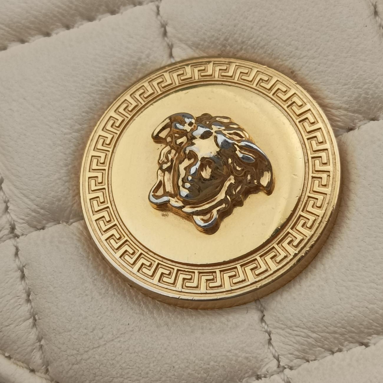 Pre-owned VERSACE La Medusa White Leather  shoulderbag | stylenewstar