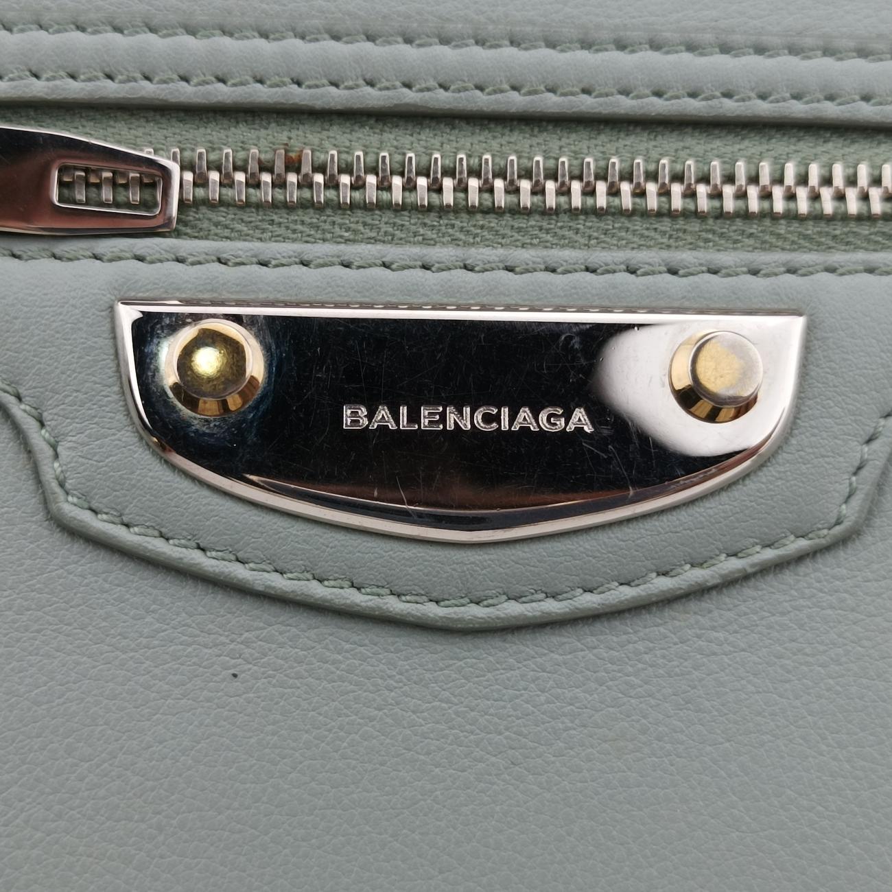 Pre-owned Balenciaga Metal Plate City Chain Blue Leather  shoulderbag | stylenewstar