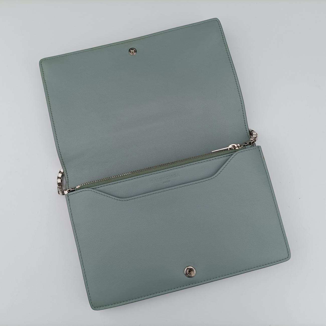 Pre-owned Balenciaga Metal Plate City Chain Blue Leather  shoulderbag | stylenewstar