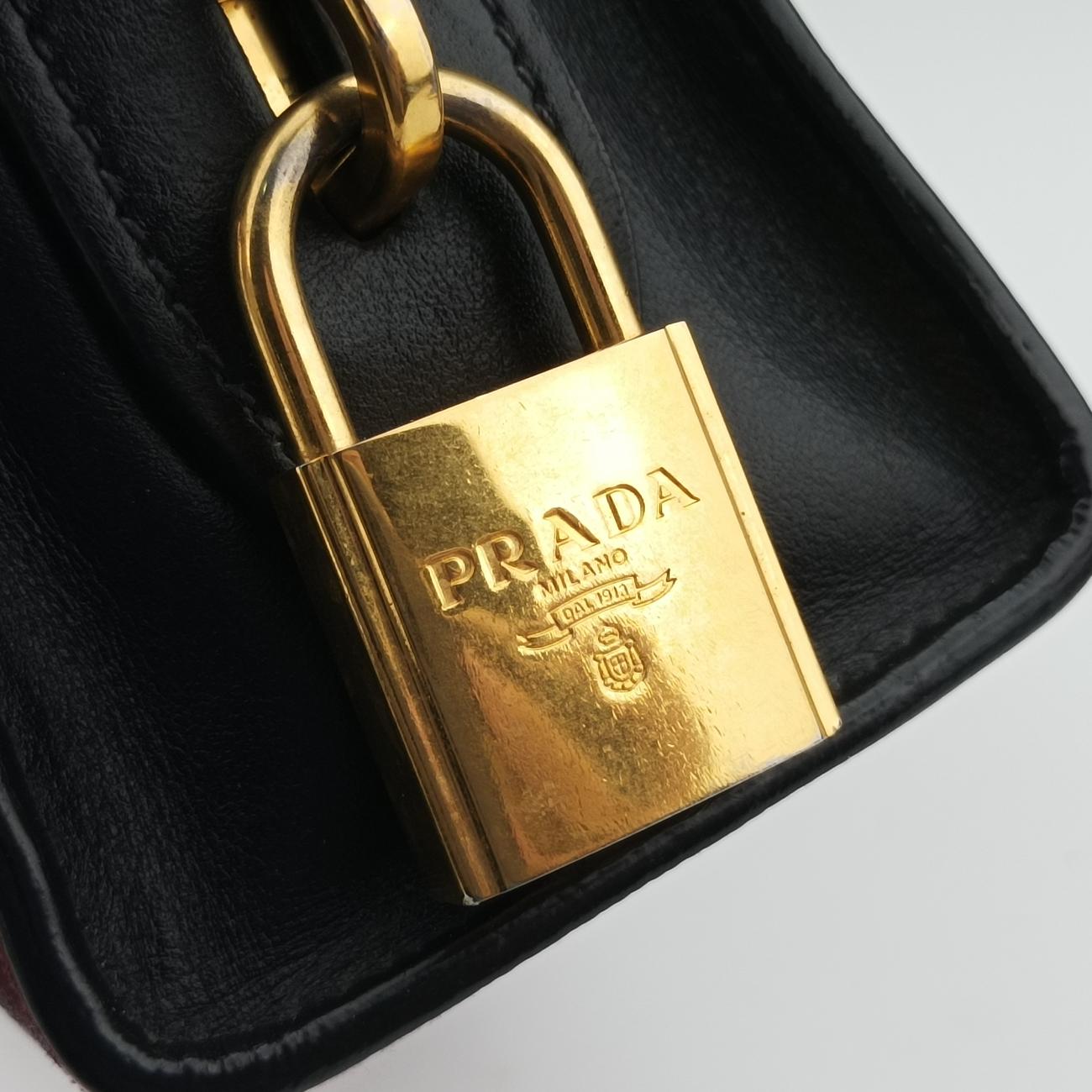 Pre-owned Prada Esplanade Black×Red SAFFIANO Leather 1BH043 shoulderbag | stylenewstar