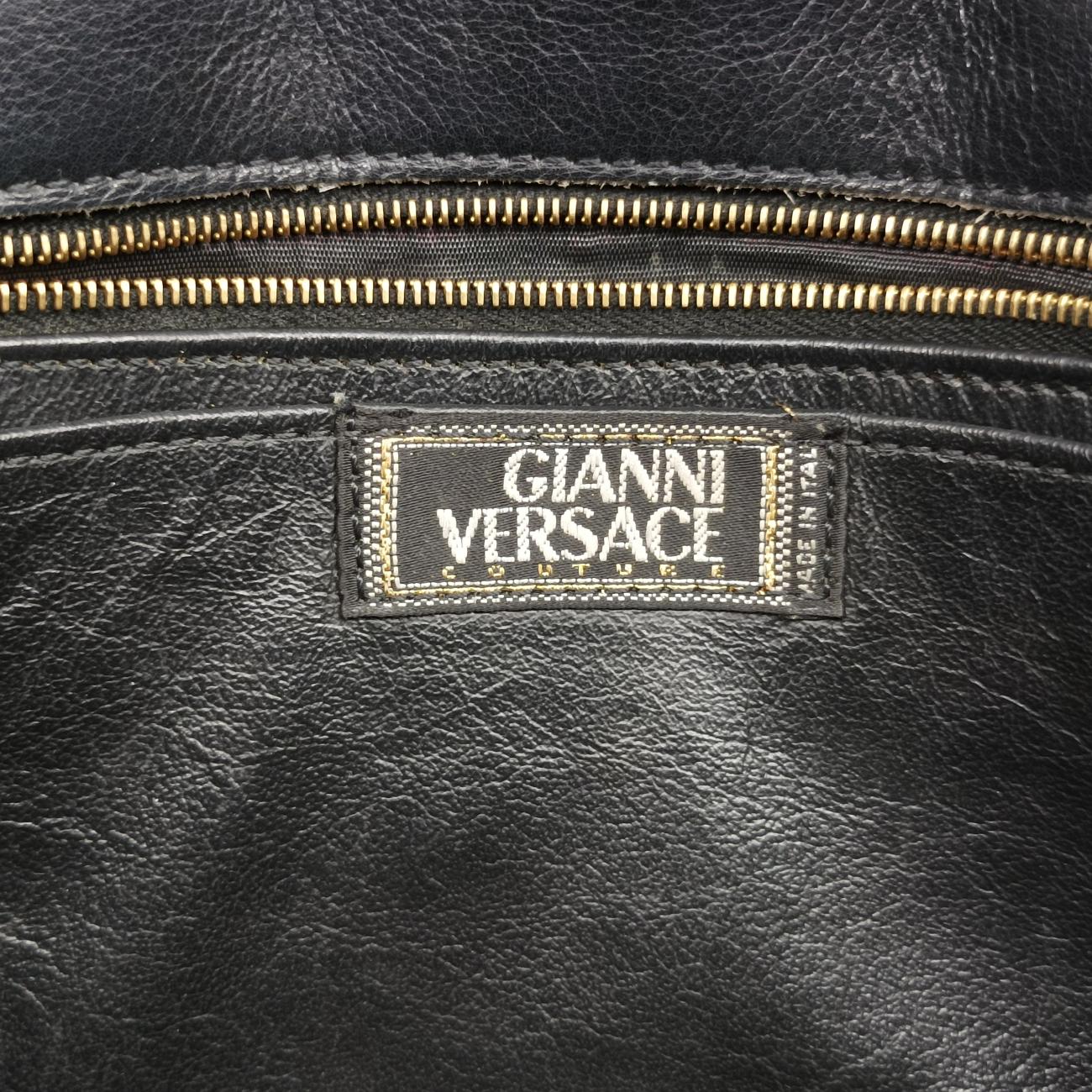 Pre-owned VERSACE Medusa Black leather  shoulderbag | stylenewstar