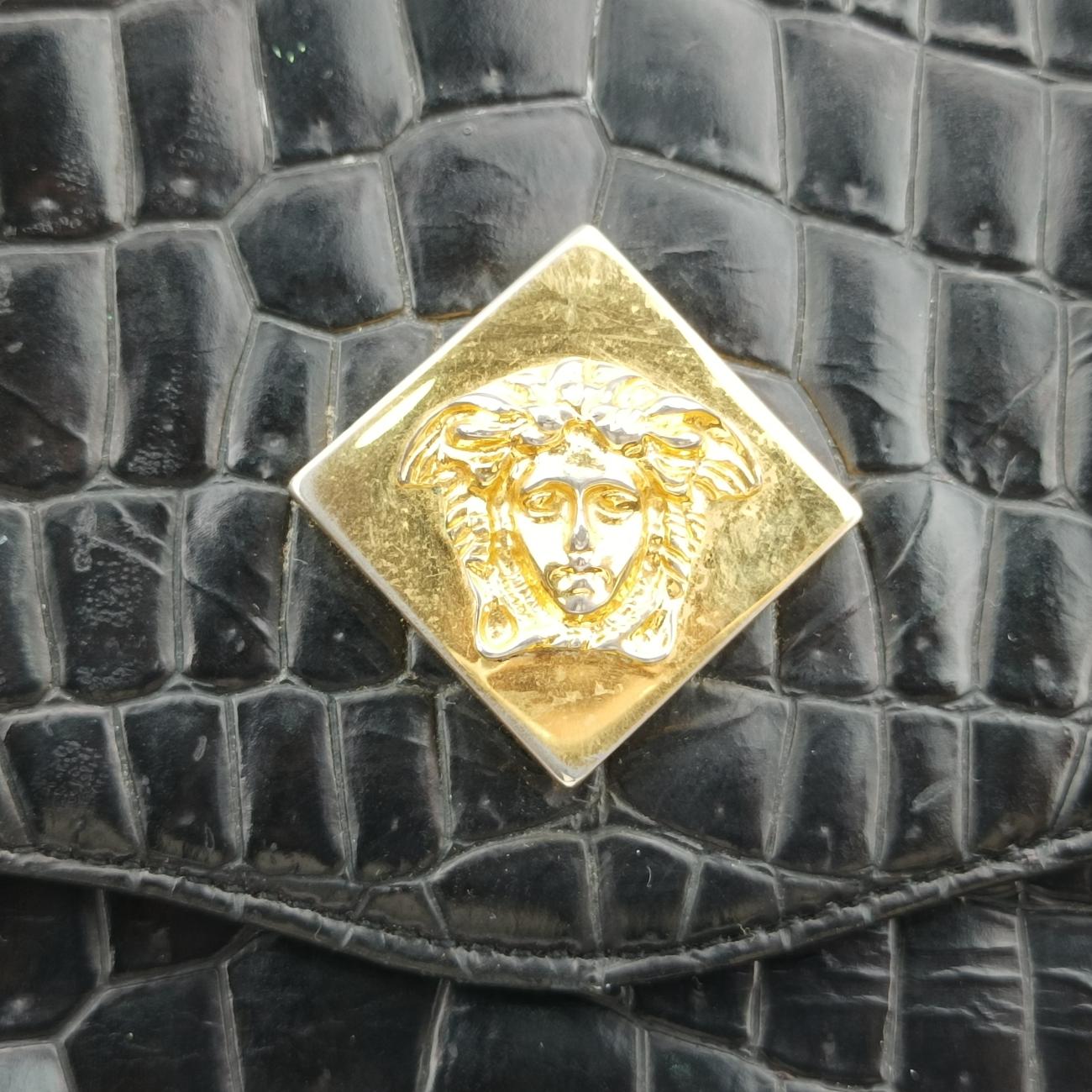 Pre-owned VERSACE Medusa Black leather  shoulderbag | stylenewstar