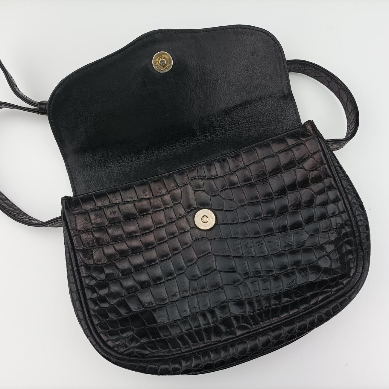 Pre-owned VERSACE Medusa Black leather  shoulderbag | stylenewstar