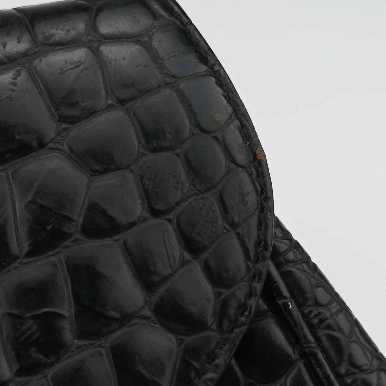 Pre-owned VERSACE Medusa Black leather  shoulderbag | stylenewstar