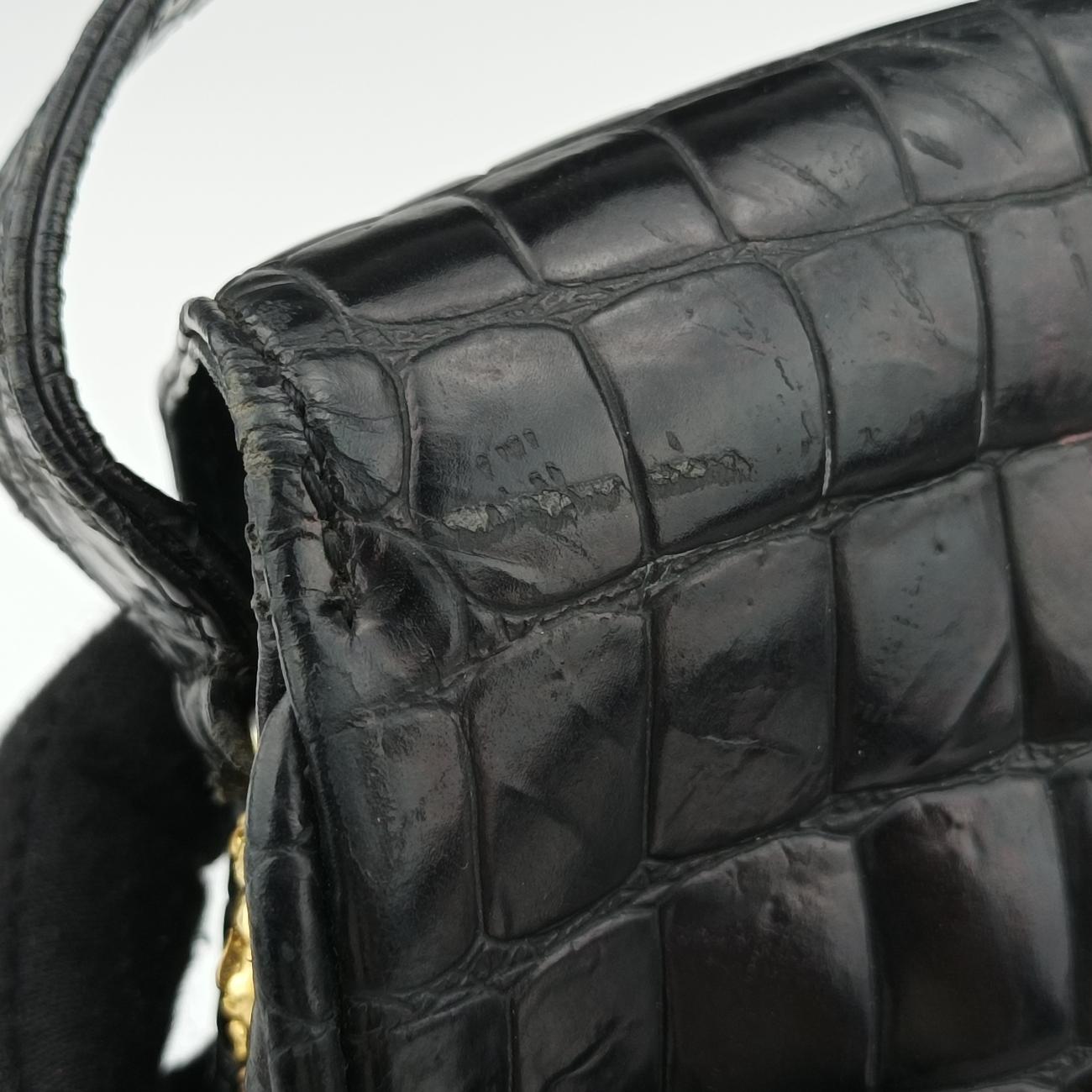 Pre-owned VERSACE Medusa Black leather  shoulderbag | stylenewstar