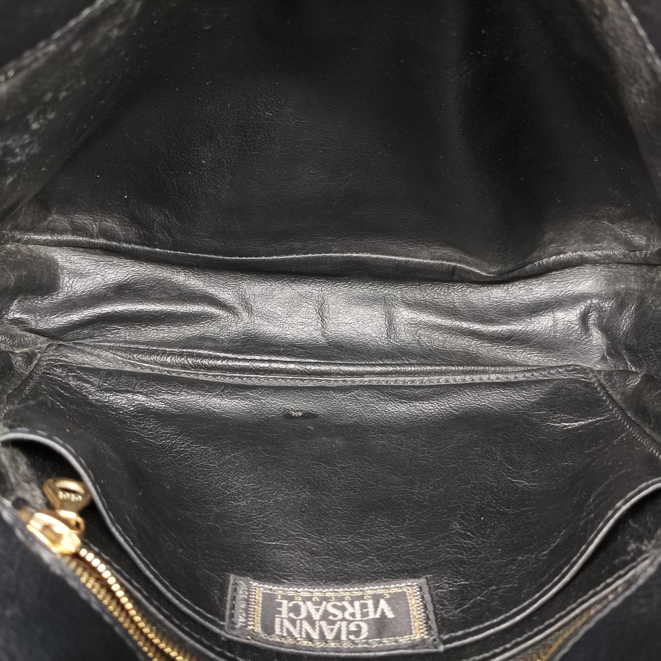 Pre-owned VERSACE Medusa Black leather  shoulderbag | stylenewstar