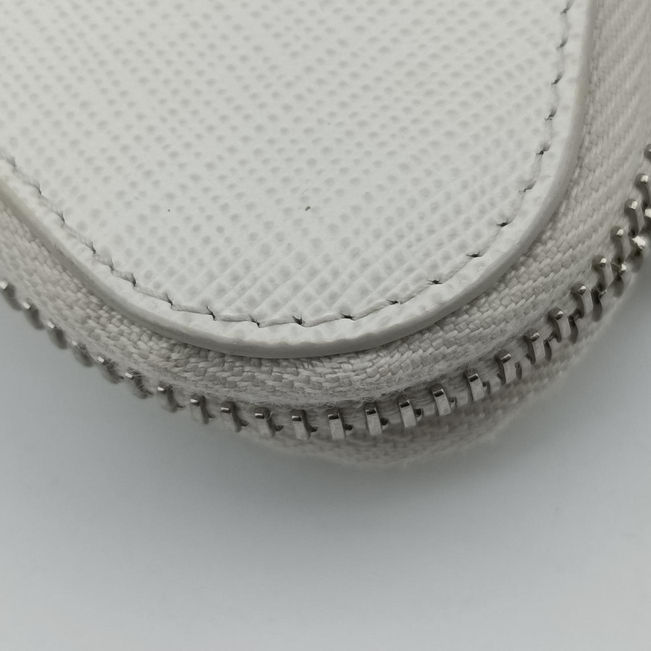 Pre-owned Prada Triangle Logo Plate White SAFFIANO Leather 1NR015 shoulderbag | stylenewstar