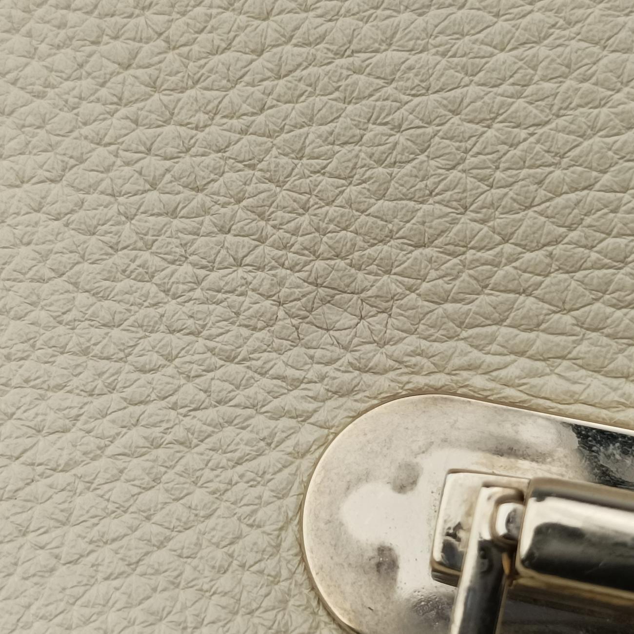 Pre-owned Valentino Rockstud White Leather  shoulderbag | stylenewstar