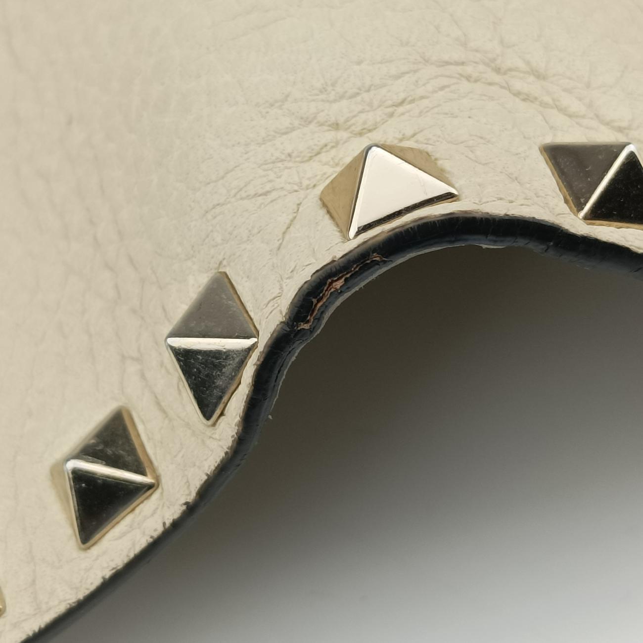 Pre-owned Valentino Rockstud White Leather  shoulderbag | stylenewstar