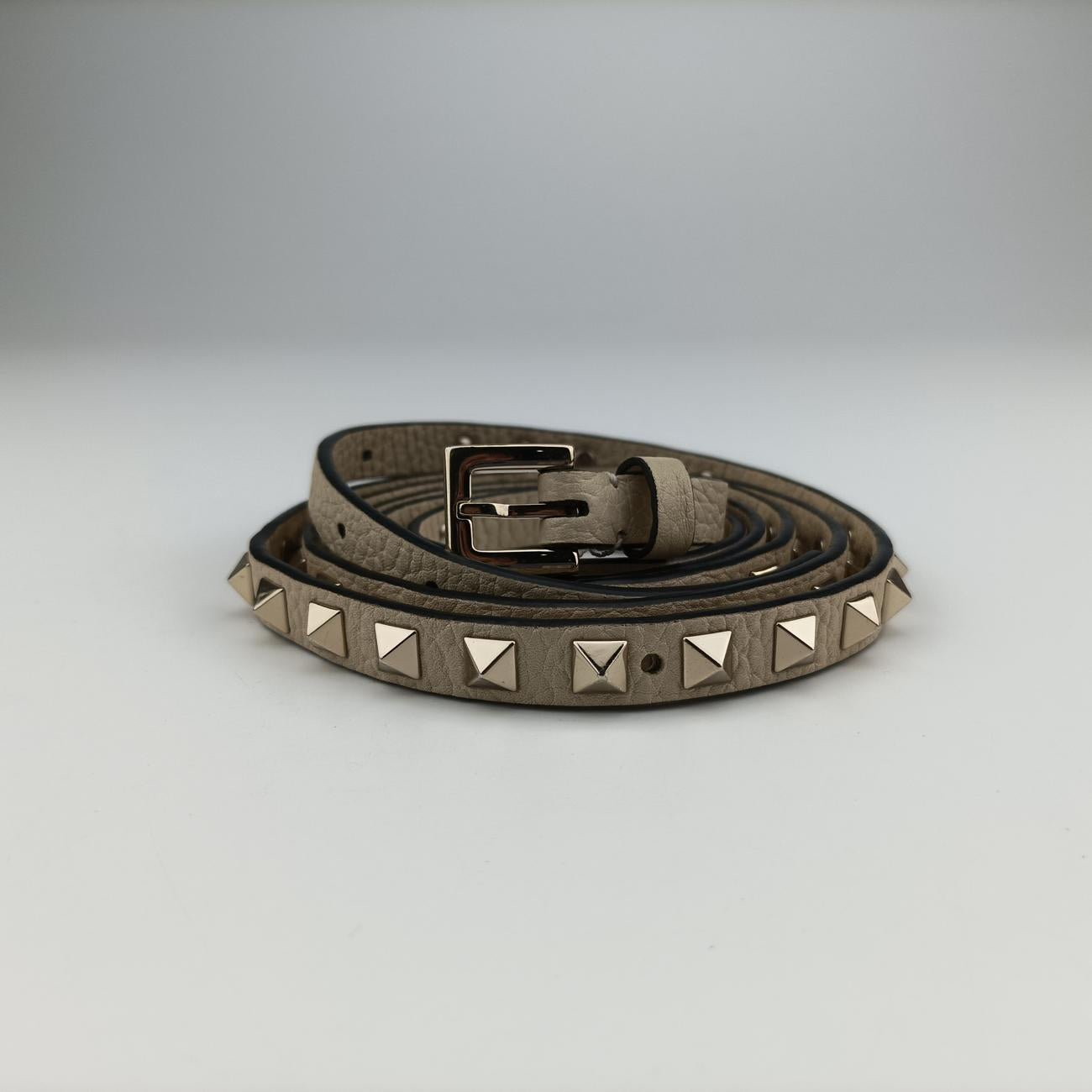 Pre-owned Valentino Rockstud White Leather  shoulderbag | stylenewstar