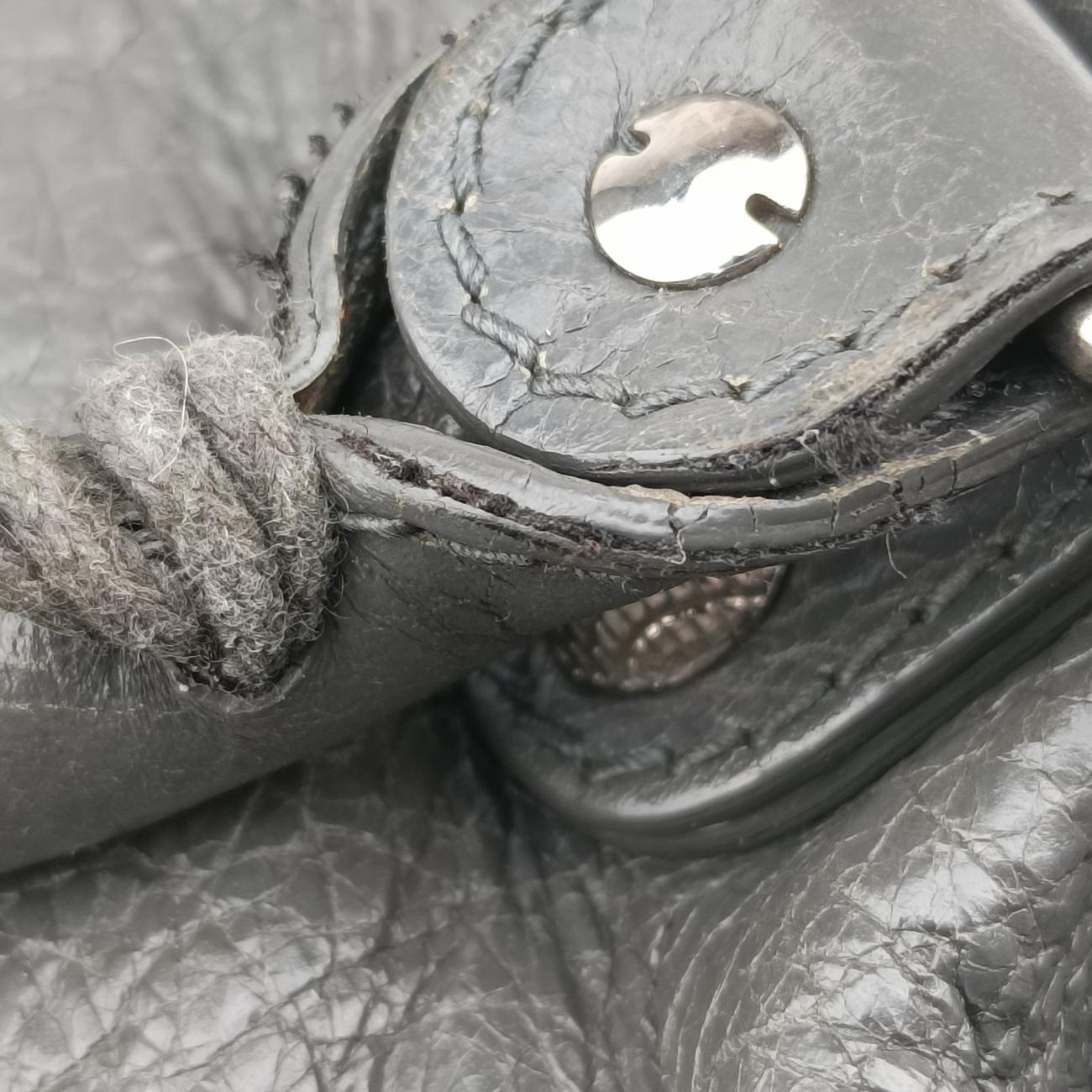 Vintage Balenciaga Giant City Grey lambskin  shoulderbag | stylenewstar