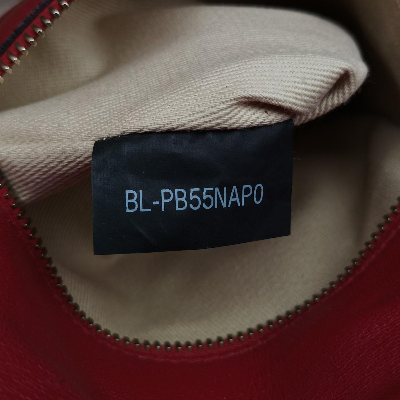 Secondhand Valentino CANDYSTUD Red Leather  shoulderbag | stylenewstar