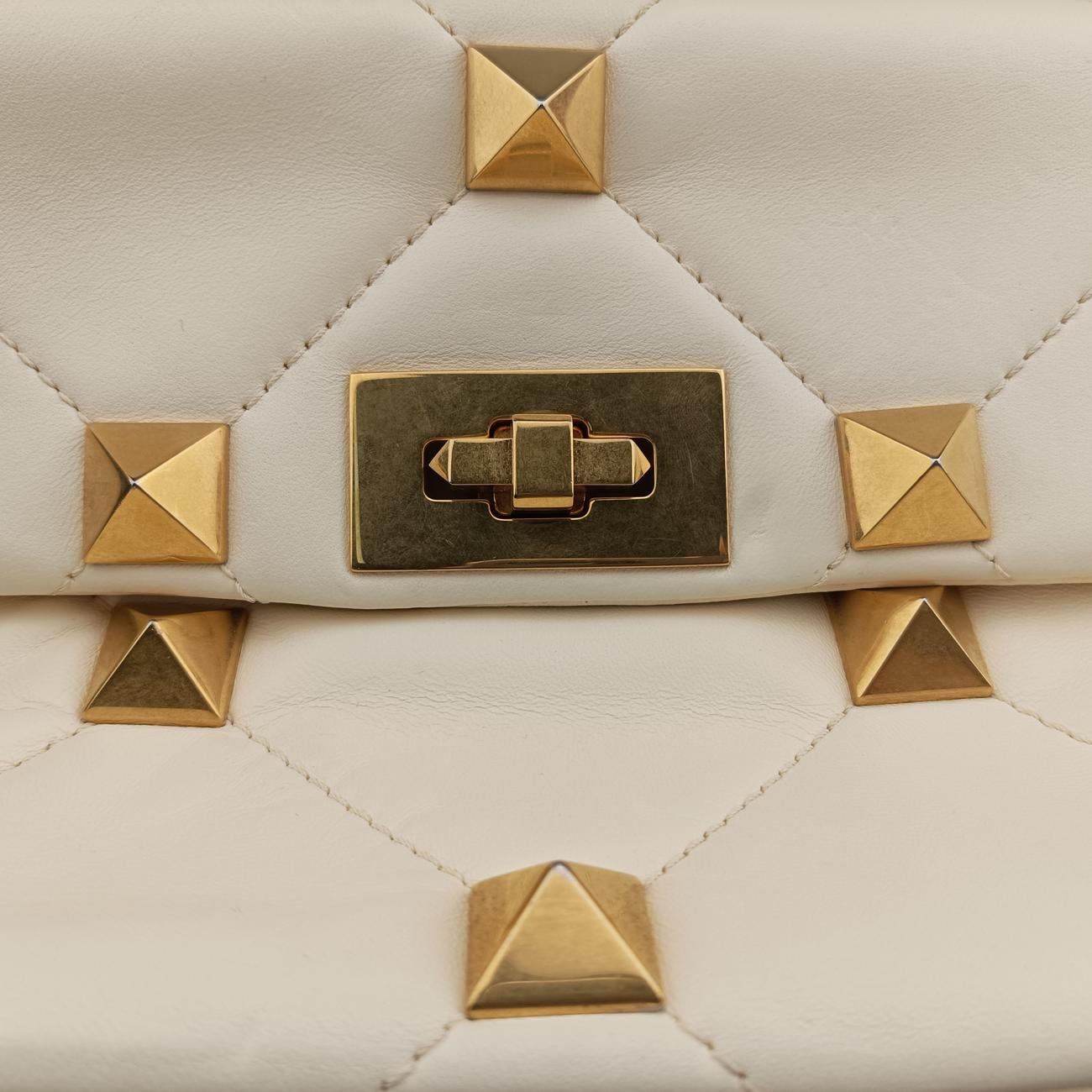 Pre-owned Valentino Roman stud chain White Leather  handbag | stylenewstar