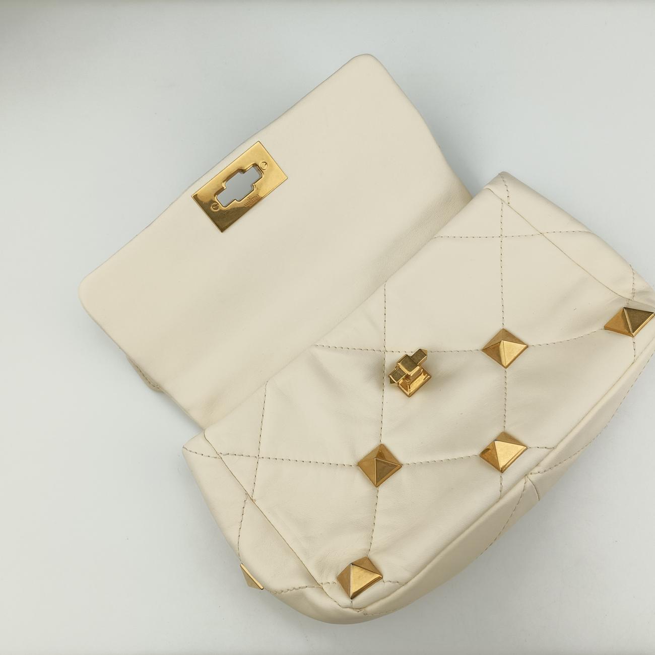 Pre-owned Valentino Roman stud chain White Leather  handbag | stylenewstar