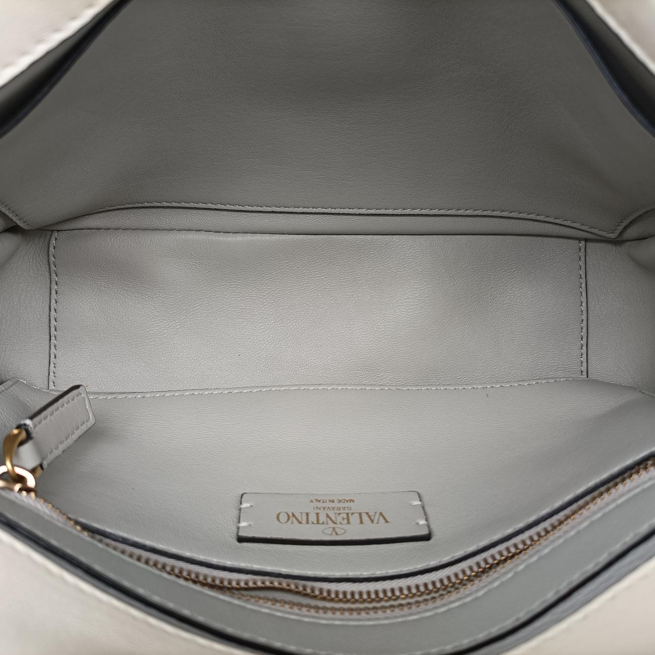 Pre-owned Valentino Roman stud chain White Leather  handbag | stylenewstar