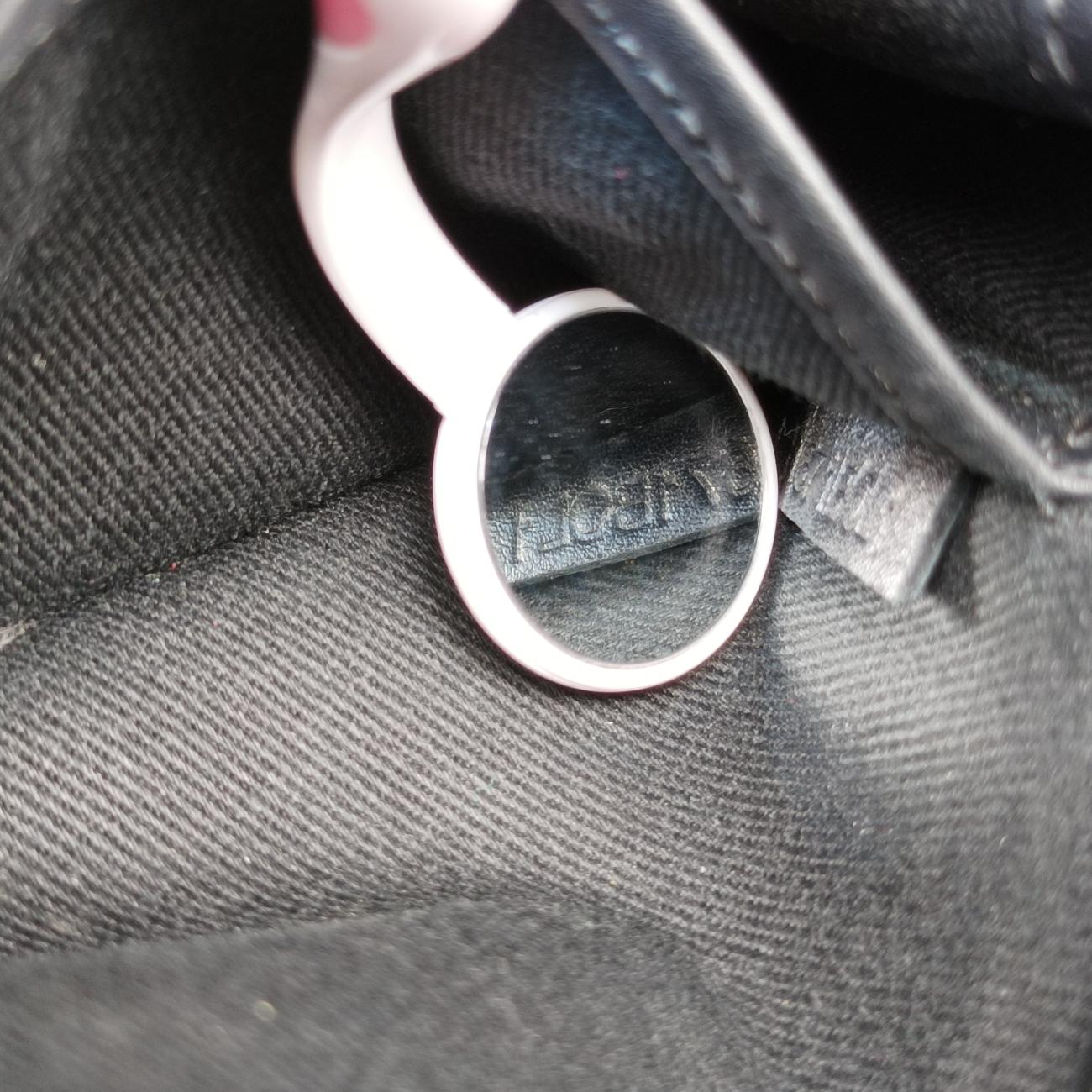 Pre-owned Valentino Rockstud Black Leather  shoulderbag | stylenewstar