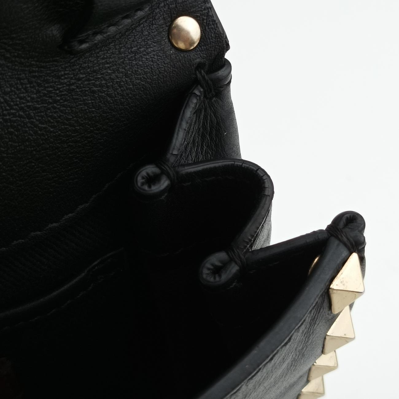 Pre-owned Valentino Rockstud Black Leather  shoulderbag | stylenewstar