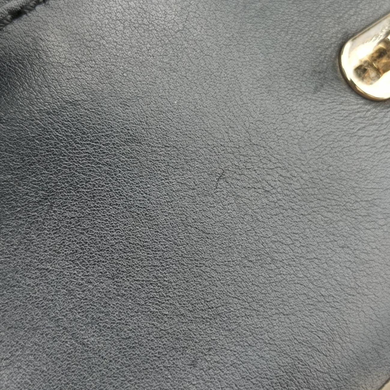 Pre-owned Valentino Rockstud Black Leather  shoulderbag | stylenewstar