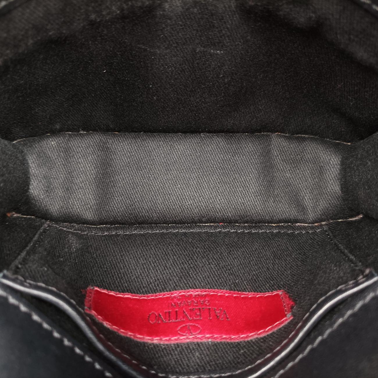 Pre-owned Valentino Rockstud Black Leather  shoulderbag | stylenewstar