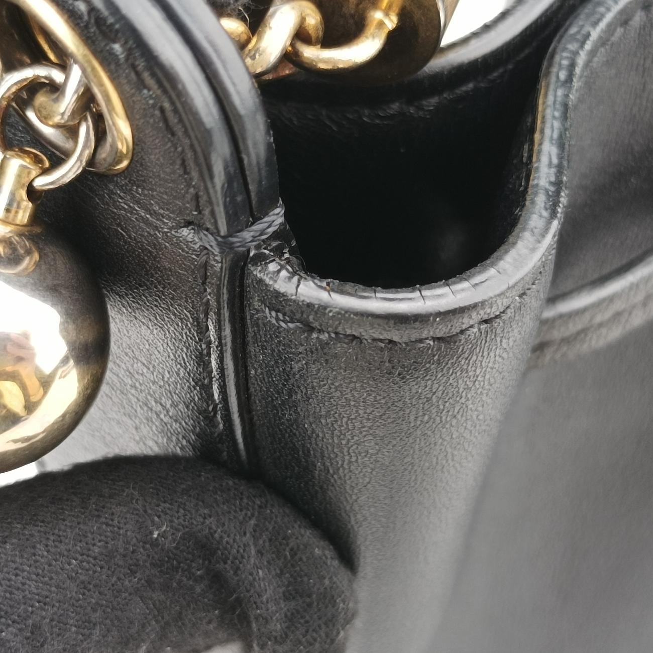 Pre-owned Chloe Gala Bucket Black Leather  shoulderbag | stylenewstar