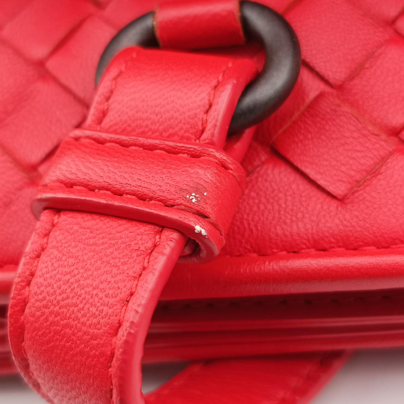 Pre-owned Bottega Veneta Intrecciato Red lambskin  shoulderbag | stylenewstar