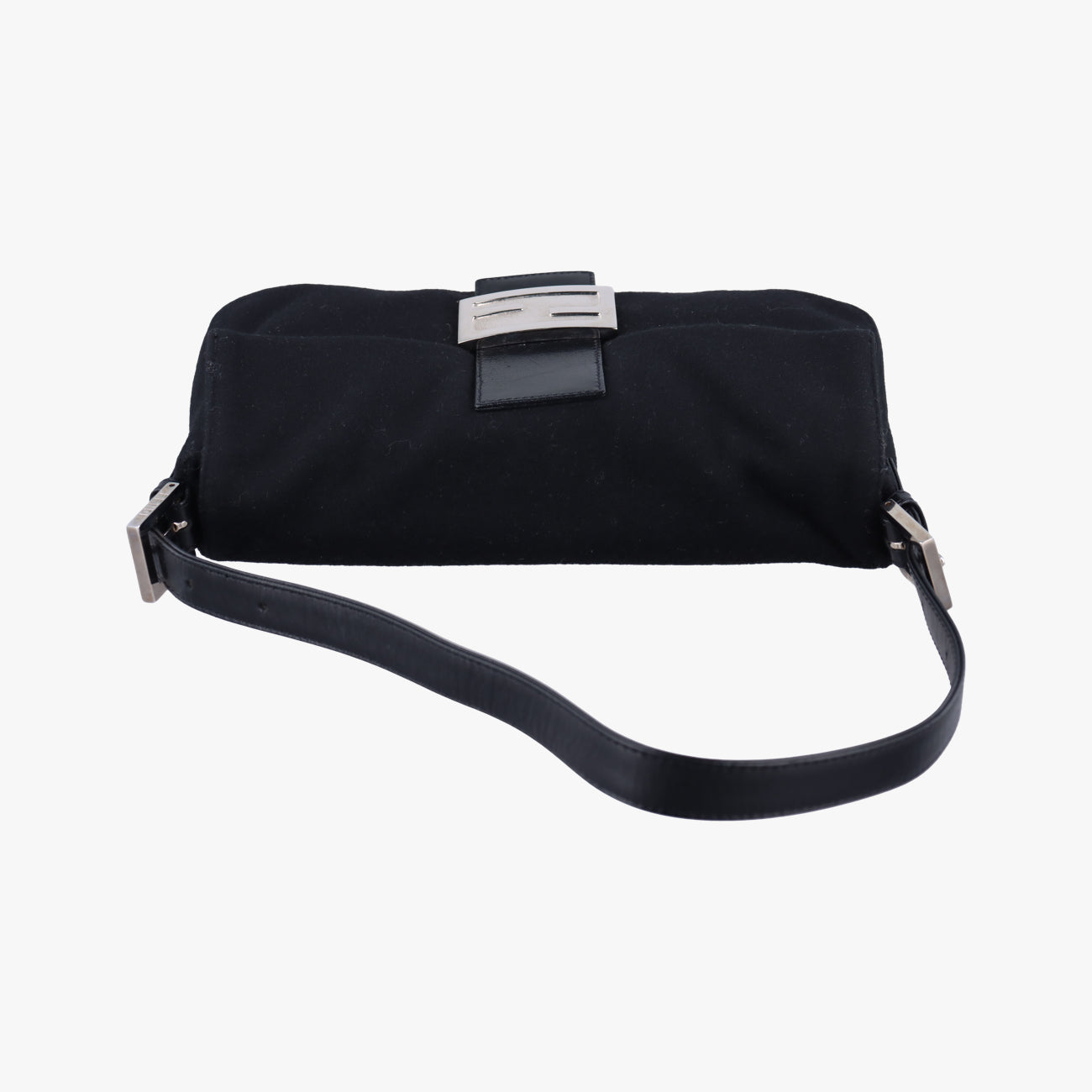 Secondhand Fendi Baguette Black fabric 26424 shoulderbag | stylenewstar