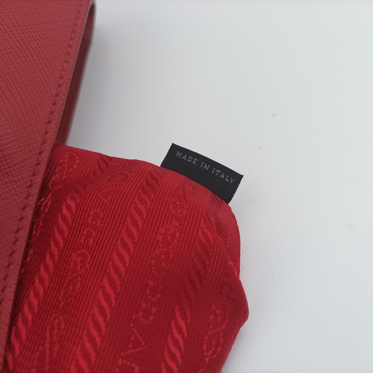 Pre-owned Prada Galleria Red SAFFIANO Leather BN1786 handbag | stylenewstar