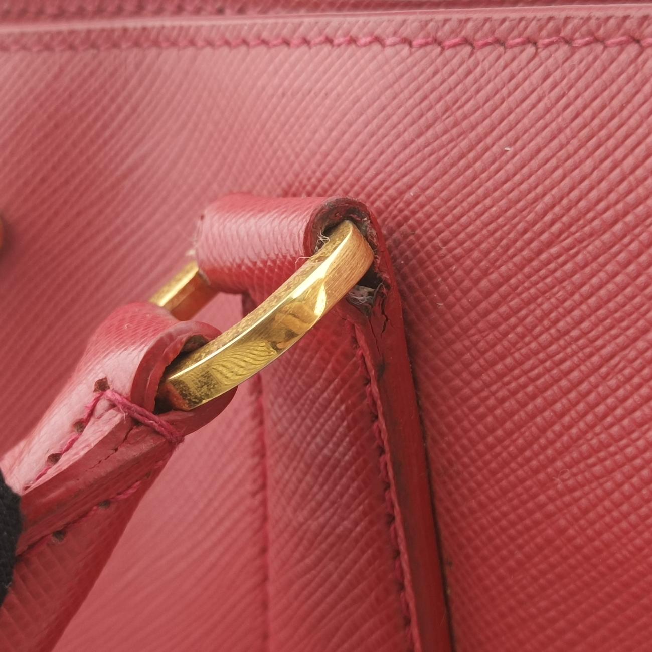 Pre-owned Prada Galleria Red SAFFIANO Leather BN1786 handbag | stylenewstar