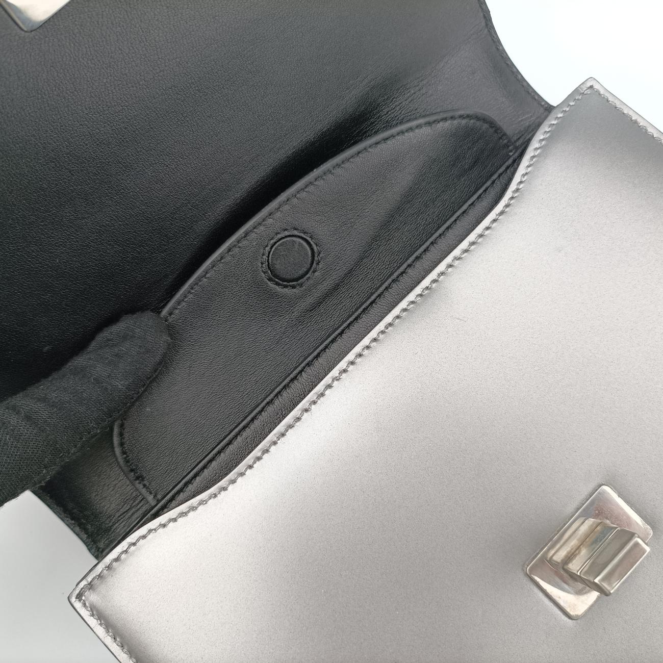 Secondhand Prada Logo Plaque Silver Leather  shoulderbag | stylenewstar